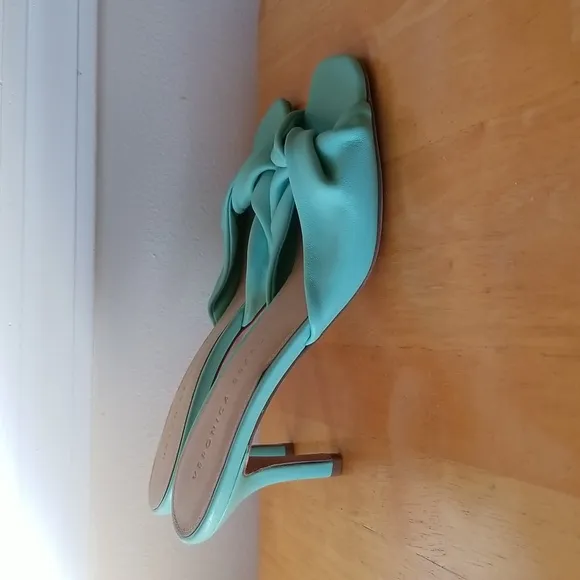 NEW Veronica Beard Melli Sandals, Size 7