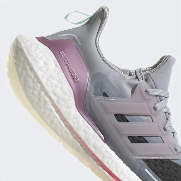 [NEW] Women's adidas Ultraboost 21 Cold RDY Shoes S23908