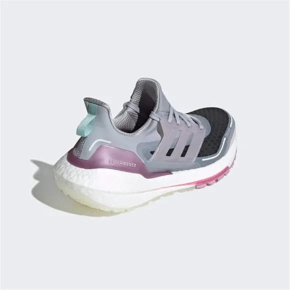 [NEW] Women's adidas Ultraboost 21 Cold RDY Shoes S23908