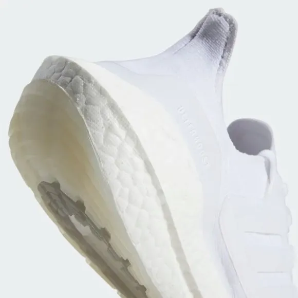 [NEW] Women's adidas UltraBoost 21 Running Shoes White FY0403