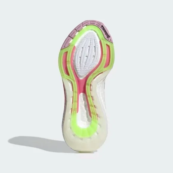 [NEW] Women's adidas Ultraboost 21 Shoes S23831