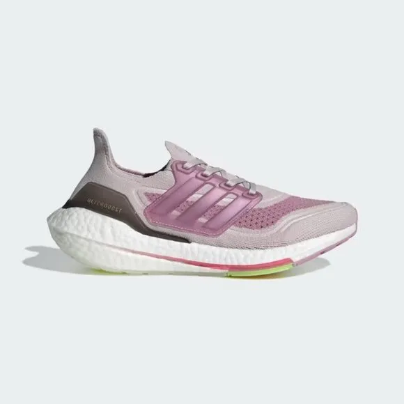 [NEW] Women's adidas Ultraboost 21 Shoes S23831