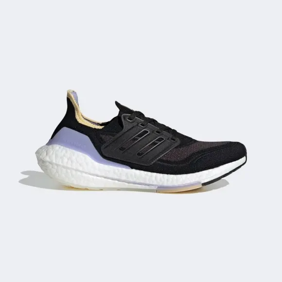 [NEW] Women's adidas UltraBoost 21 Shoes S23841