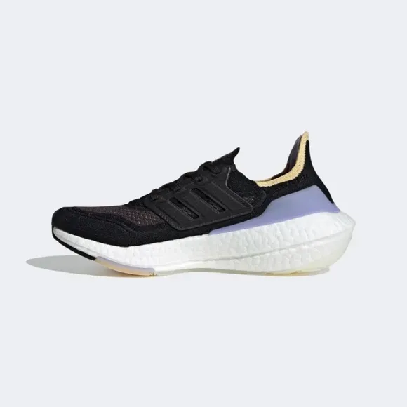 [NEW] Women's adidas UltraBoost 21 Shoes S23841