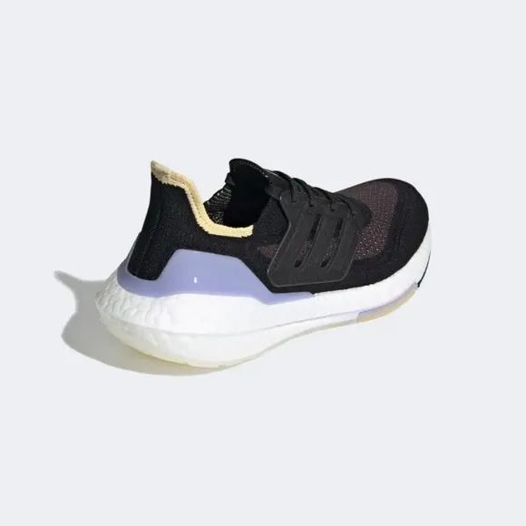[NEW] Women's adidas UltraBoost 21 Shoes S23841