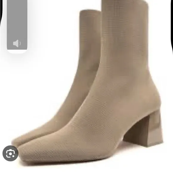 New! Zara woman’s 10 tan knit fabric stretchy block heel boots.