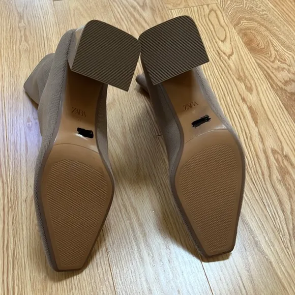 New! Zara woman’s 10 tan knit fabric stretchy block heel boots.