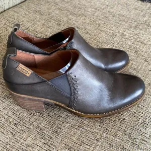 NEW PIKOLINOS shoes