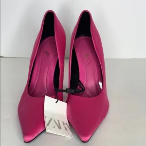 NEW…Zara Women's Pink Satin Heels