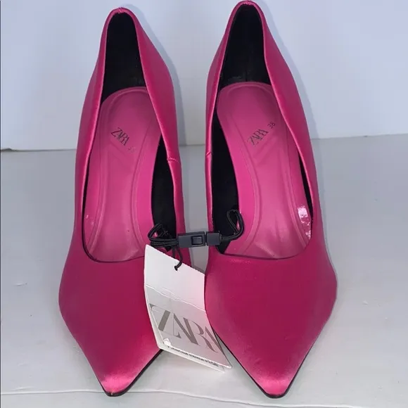 NEW…Zara Women's Pink Satin Heels