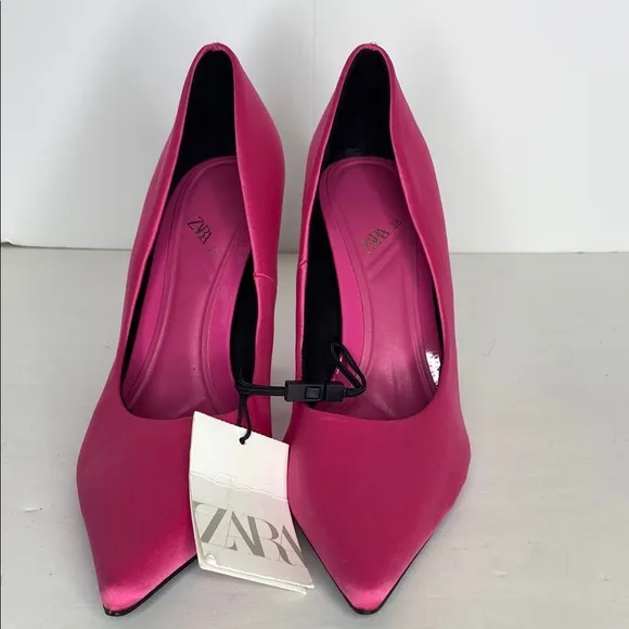 NEW…Zara Women's Pink Satin Heels