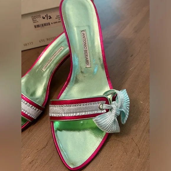 NIB ANTONIO BERARDI LEATHER PUMP HEEL Sandals SIZE 37/US 6.5 Metallic Pink/Green