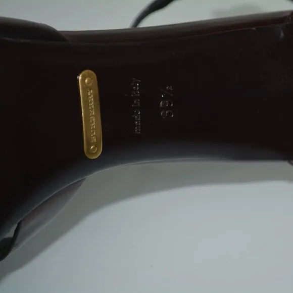 NIB BURBERRY BRIDLE POLISHED DUNSTALL SANDALS