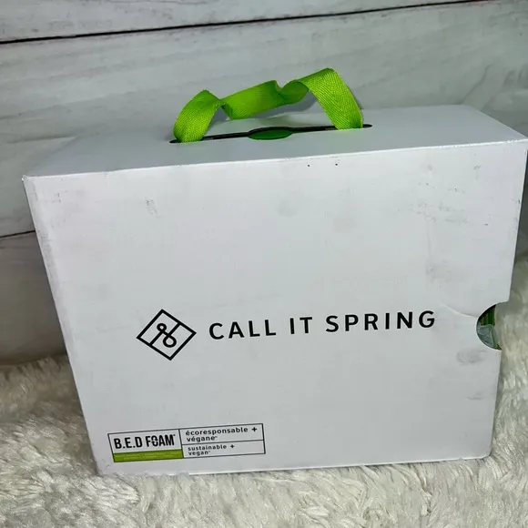 NIB CALL IT SPRING SPENCER Denim Cross Strap Block Heeled Sandals Sz. 7.5