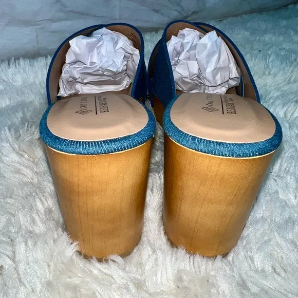 NIB CALL IT SPRING SPENCER Denim Cross Strap Block Heeled Sandals Sz. 7.5