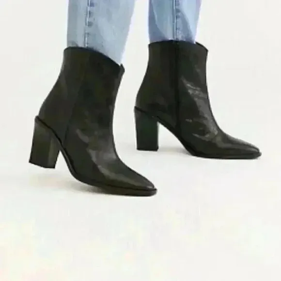 NIB Free people black western leather boots