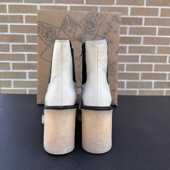 NIB Free People James Chelsea Boots