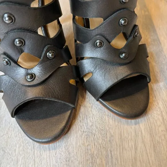 NIB L.A.M.B. by Gwen Stefani Black Leather Back Zip Shootie Heels Size 5.5 M