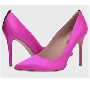 NIB SJP by Sarah Jessica Parker Fawn Satin Pumps EU 39 US 8.5 Pink Candy 100mm