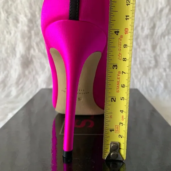 NIB SJP by Sarah Jessica Parker Fawn Satin Pumps EU 39 US 8.5 Pink Candy 100mm