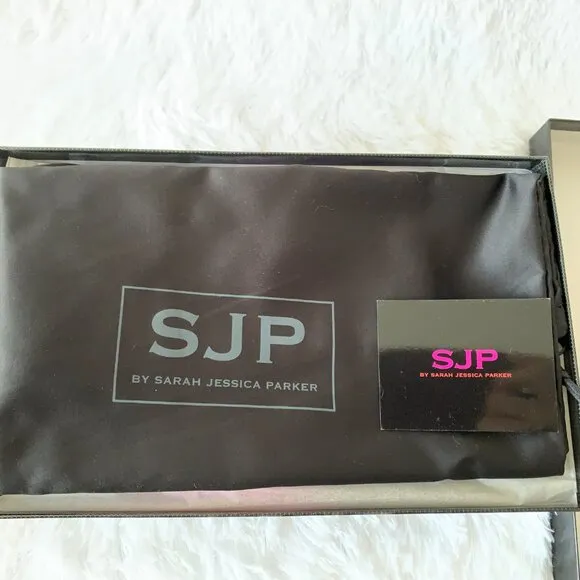 NIB SJP by Sarah Jessica Parker Fawn Satin Pumps EU 39 US 8.5 Pink Candy 100mm