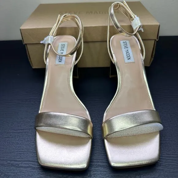 NIB Womans Steve Madden Luxe Block Heeled Sandals in Gold size 7.5M
