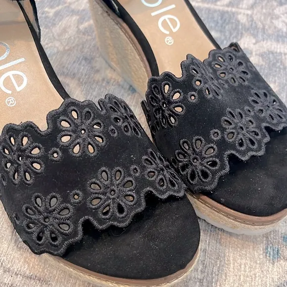 Nicole Black Wedge Shoes with Floral Appliqué