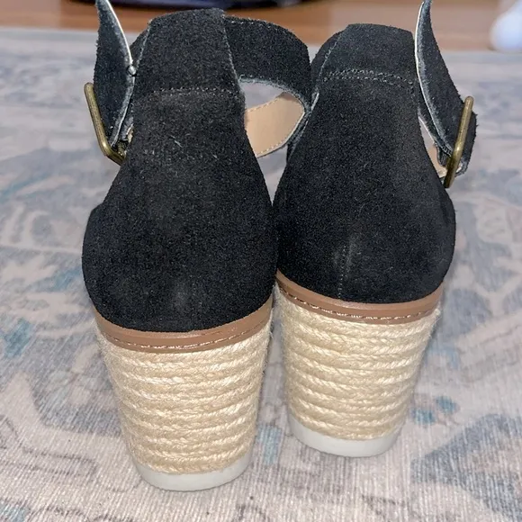 Nicole Black Wedge Shoes with Floral Appliqué