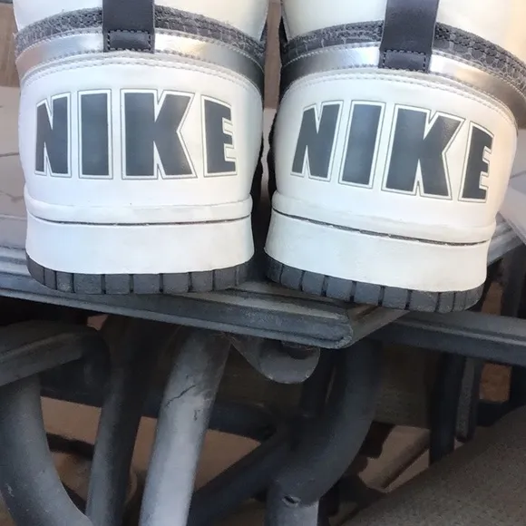 Nike hi top 2009 silver grayish tones size 12 used conditions