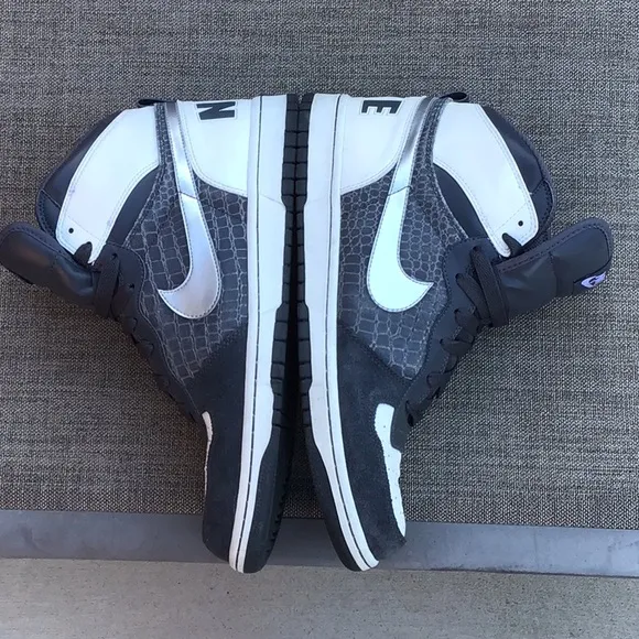 Nike hi top 2009 silver grayish tones size 12 used conditions