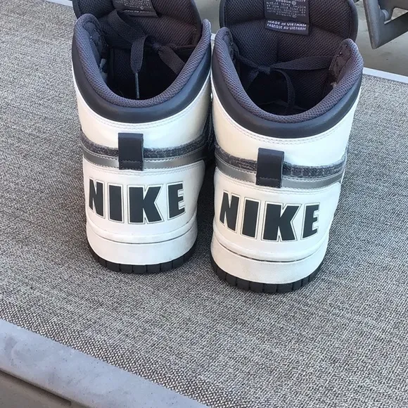 Nike hi top 2009 silver grayish tones size 12 used conditions