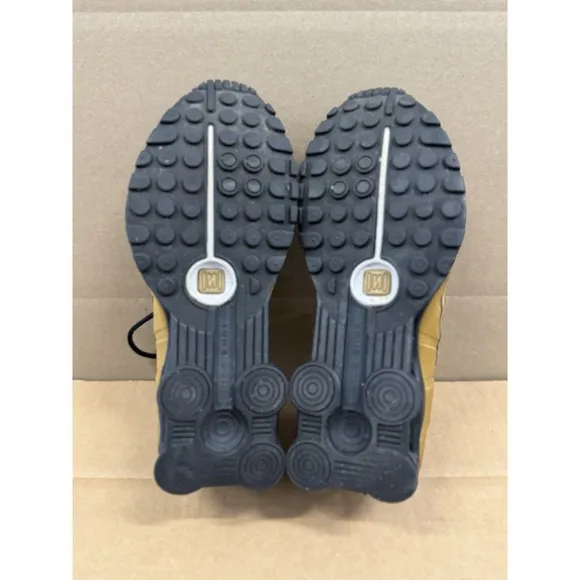 Nike Shox R4 Metallic Gold Black Shoes Men's 7.5 Women's 8.5-9  104265-702