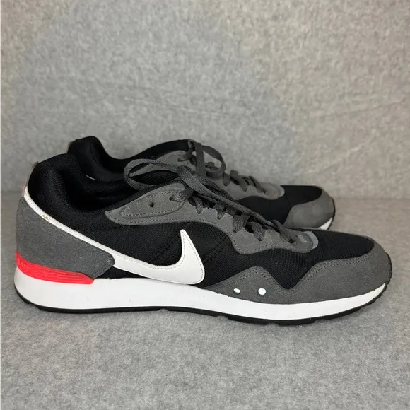 Nike Venture Runner - Black Gray Suede 3480 Men’s Sz 11.5 CK2944-004