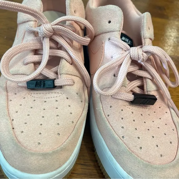 Nike Women’s Air Force 1 Sage Low Suede Platform pink shoes size 6.5
