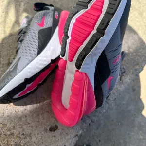 Nike Women's Gray and Pink Athletic Shoes