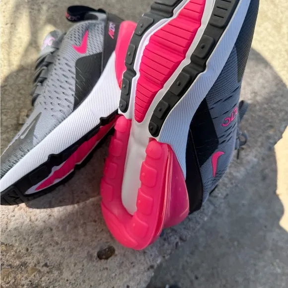 Nike Women's Gray and Pink Athletic Shoes