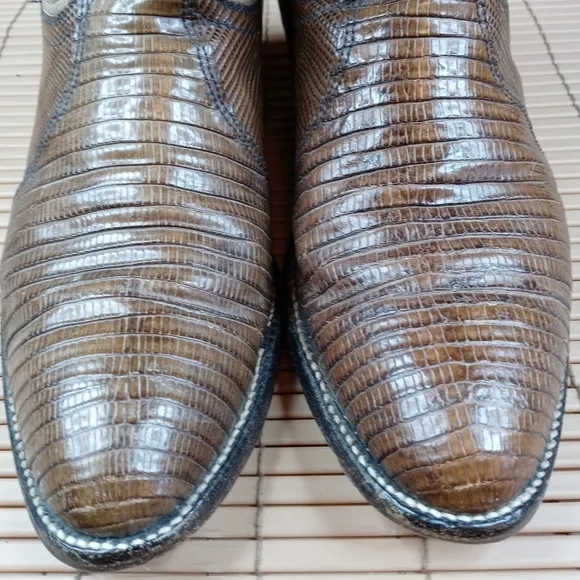Nocona men's sz 8.5D brown iguana lizard boots Overall good condition. Some hee