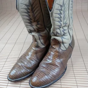 Nocona men's sz 8.5D brown iguana lizard boots Overall good condition. Some hee