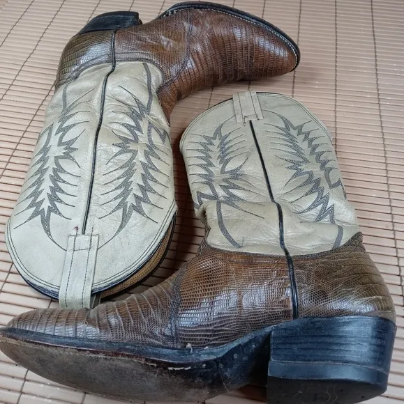 Nocona men's sz 8.5D brown iguana lizard boots Overall good condition. Some hee