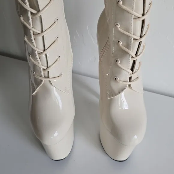 NWOB Hella Heels Lipkit No Angel Front Lace Thigh High Boot 8&quot; Heel Off White