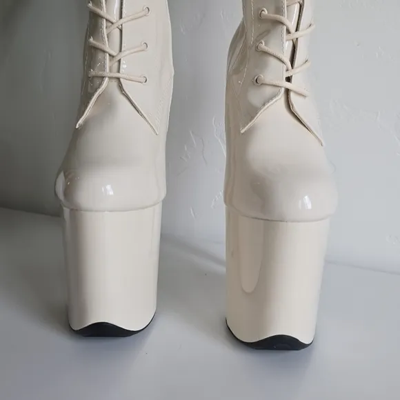 NWOB Hella Heels Lipkit No Angel Front Lace Thigh High Boot 8&quot; Heel Off White