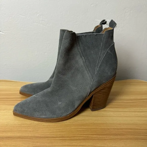 NWOB Mark Fisher LTD Gadri Gray Suede Ankle Boots 7.5
