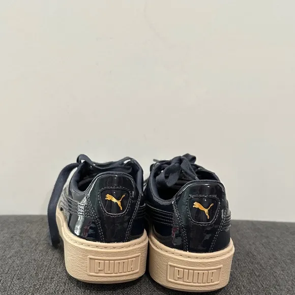 NWOB Puma Basket Navy Sneakers