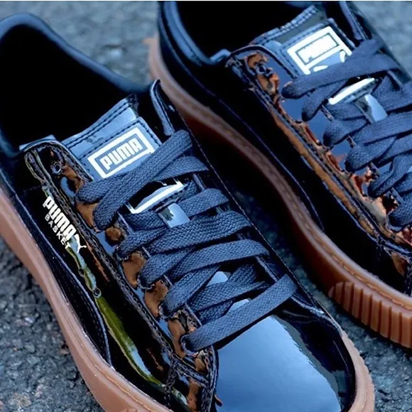 NWOB Puma Basket Navy Sneakers