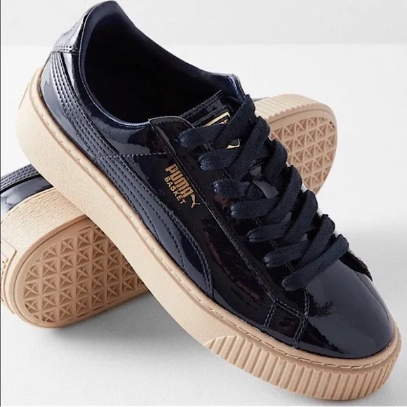 NWOB Puma Basket Navy Sneakers