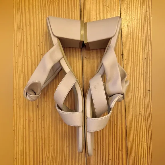 NWOB Stuart Weitzman Play 75 Knot-detail Sandals in Beige Blush Sz 7