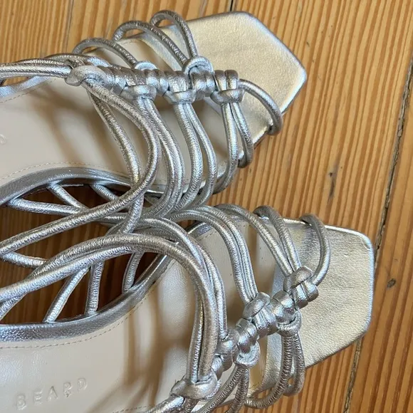 NWOB VERONICA BEARDAvita Metallic Cage Slide Sandals Sz 5.