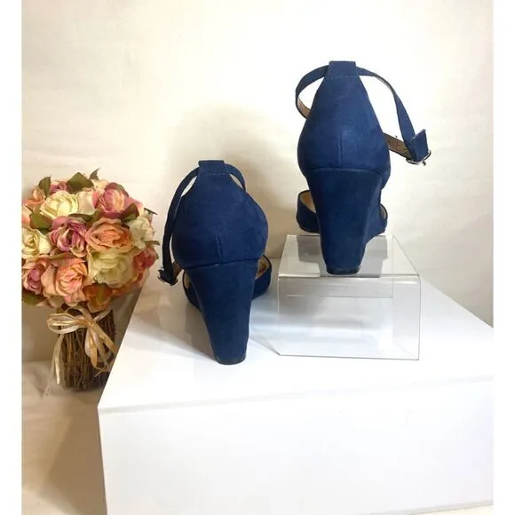 NWOB Attention Wedge Heels