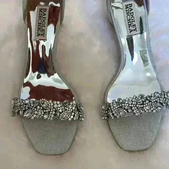 NWOT Badgley Mischka Alison Women Leather Ankle Strap Heel Sandals