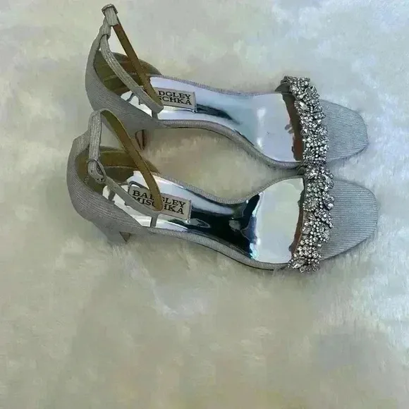 NWOT Badgley Mischka Alison Women Leather Ankle Strap Heel Sandals